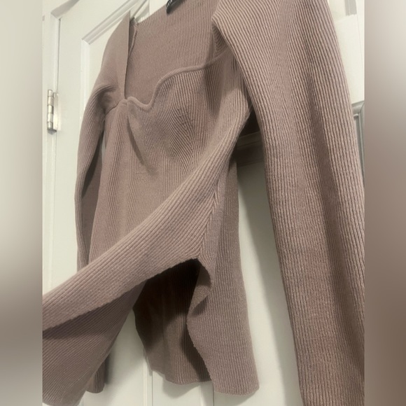 Slit Hem Ribbed Knit Sweater - Picture 6 of 11